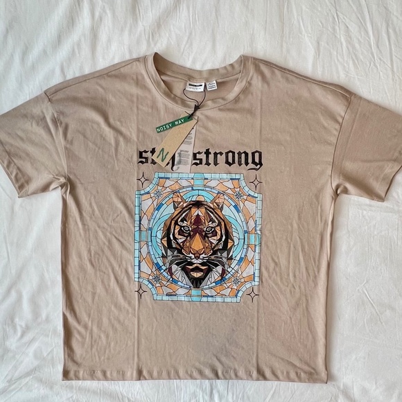 NWT Noisy May Women’s Oversized Stay Strong Tiger T-Shirt, Size M - Picture 4 of 8